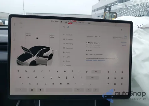 2026 Tesla Model Y Long Range Launch Series/Premium All-Wheel Drive z USA, uszkodzony, nr VIN 7SAYGDEE1TF356816